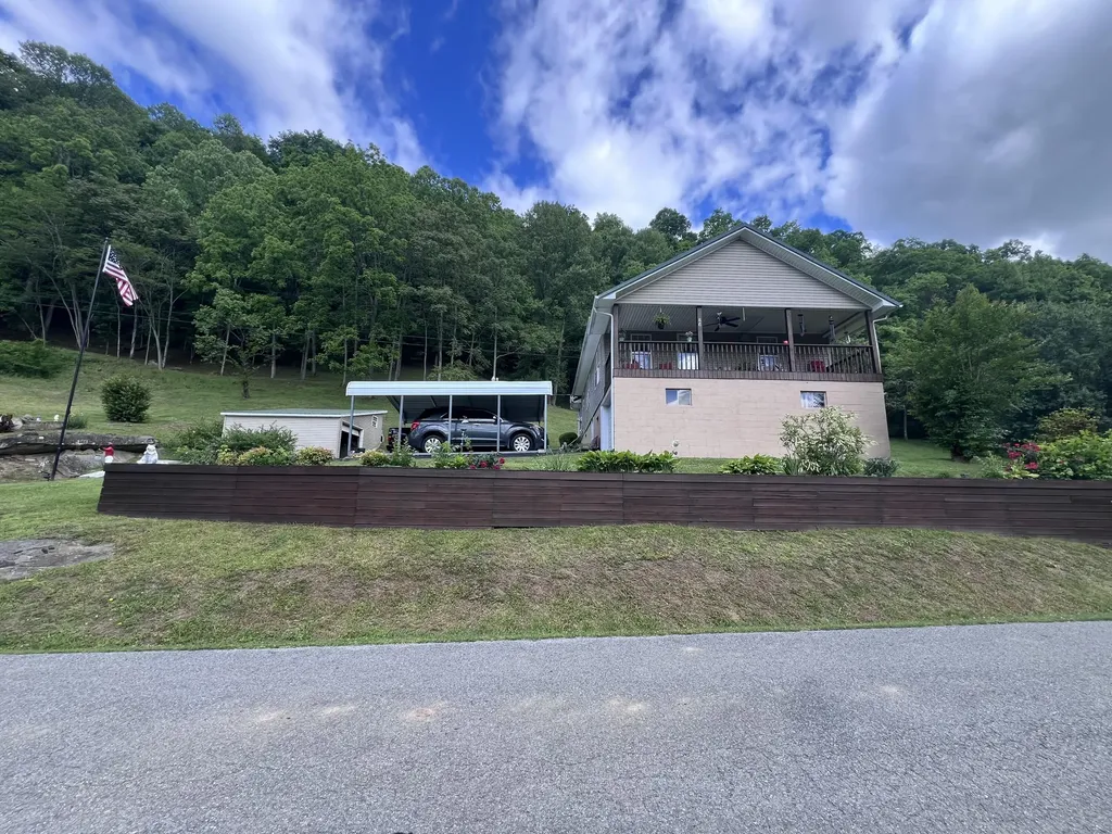 59 River Road Miracle KY 40856