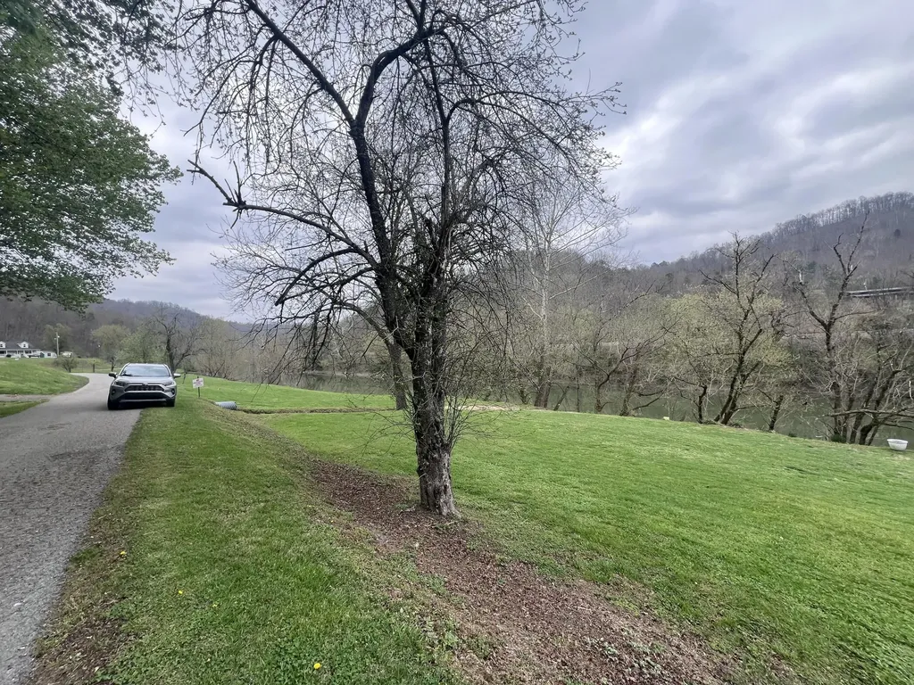 59 River Road Miracle KY 40856