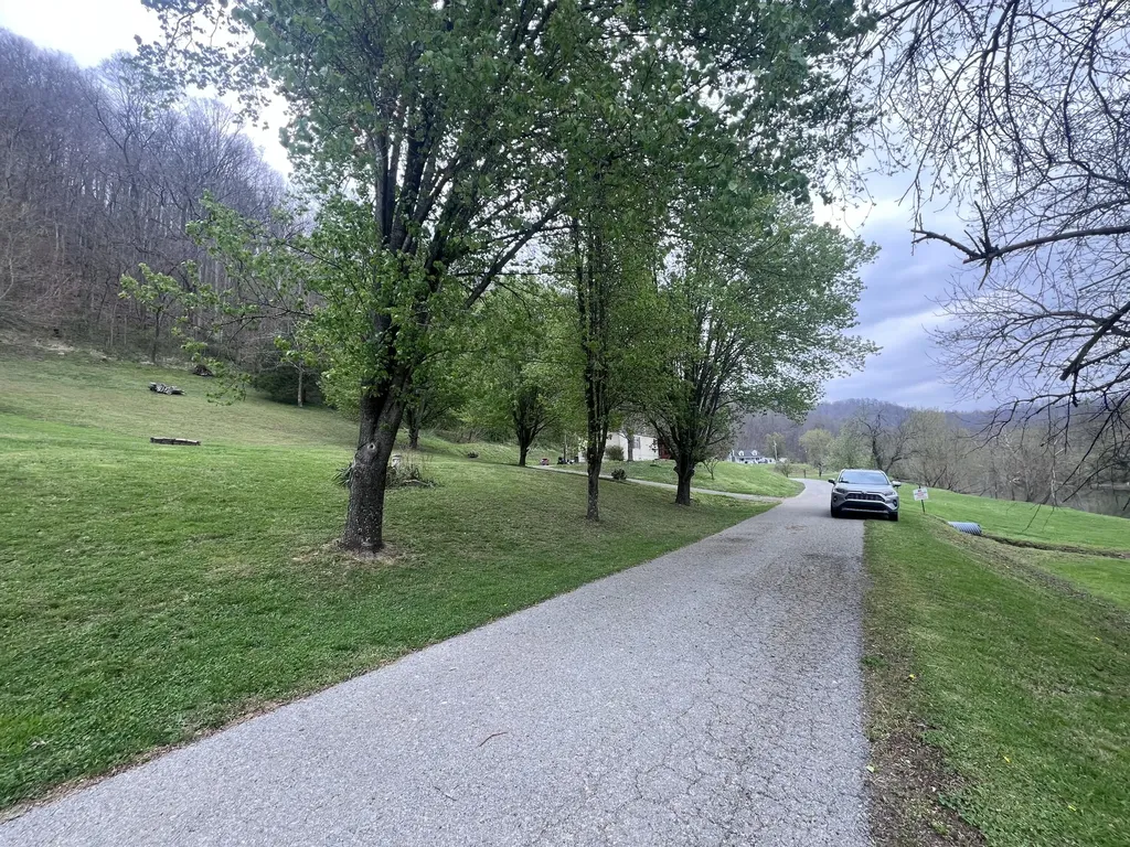 59 River Road Miracle KY 40856