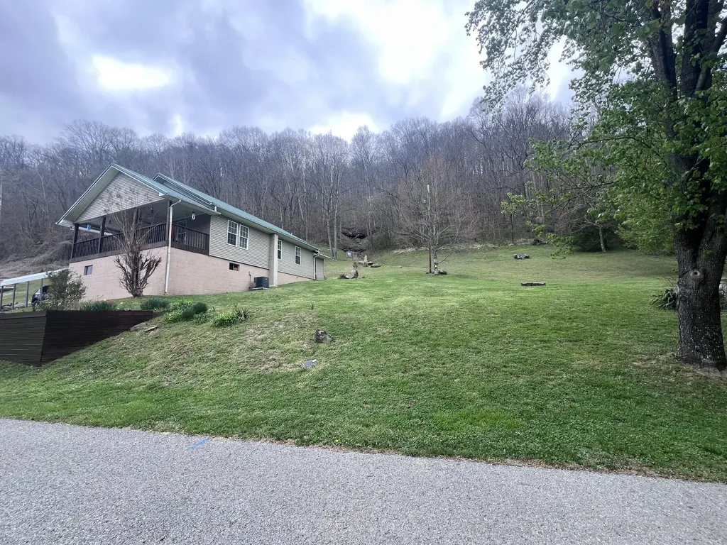 59 River Road Miracle KY 40856