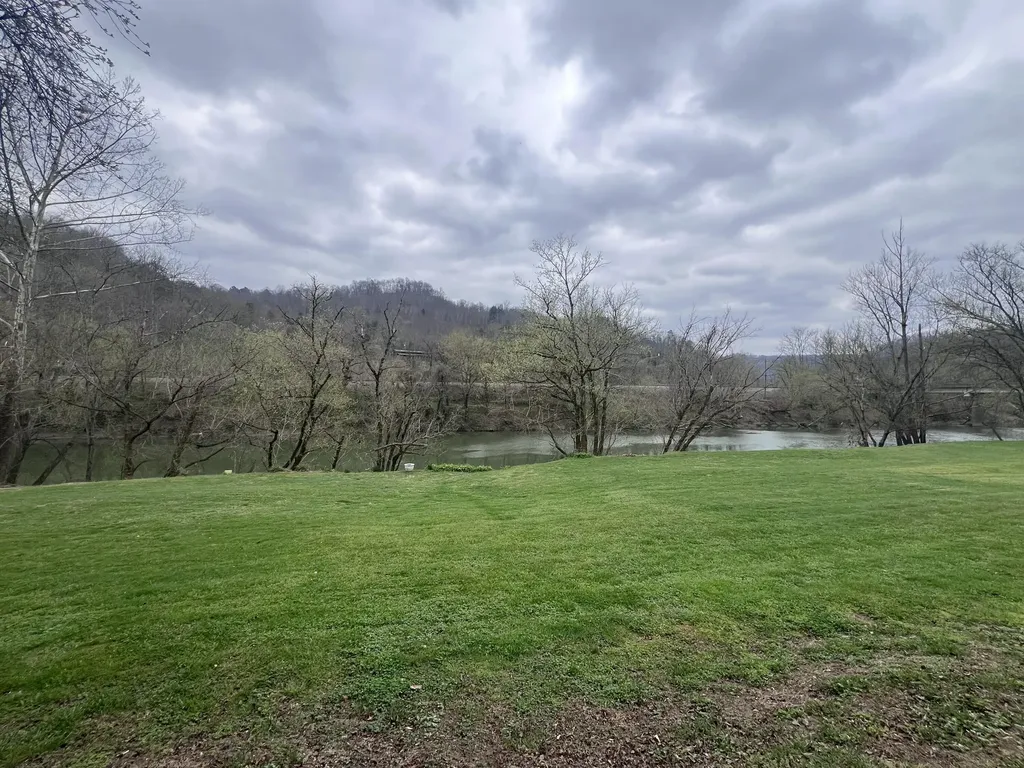 59 River Road Miracle KY 40856