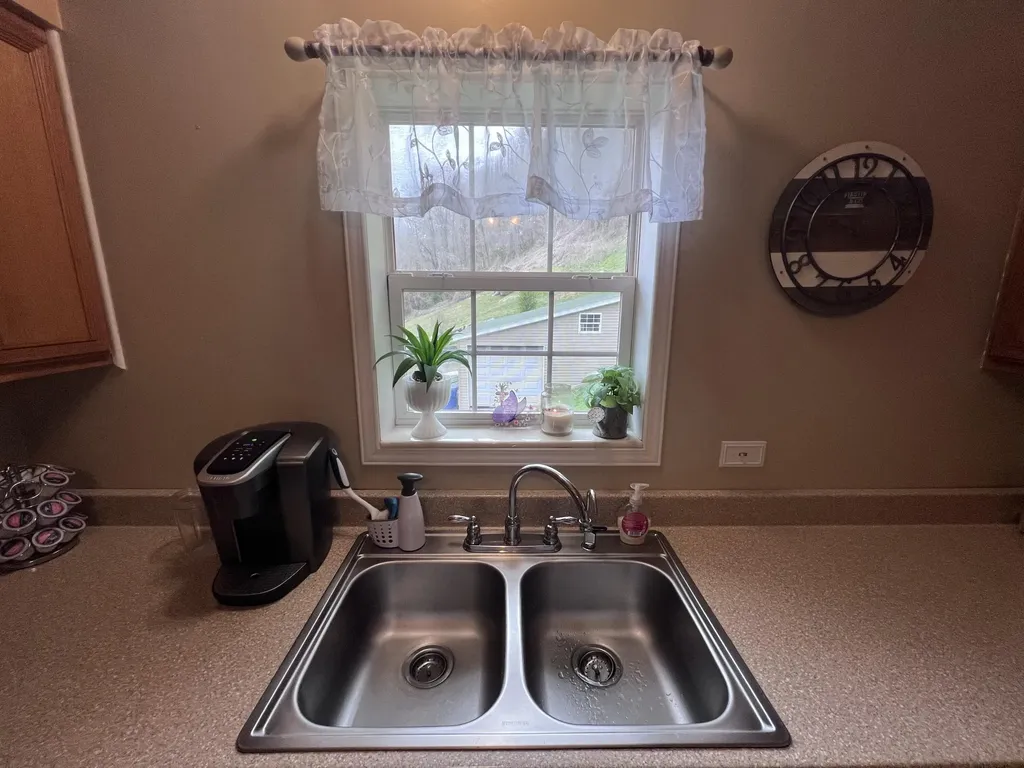 59 River Road Miracle KY 40856