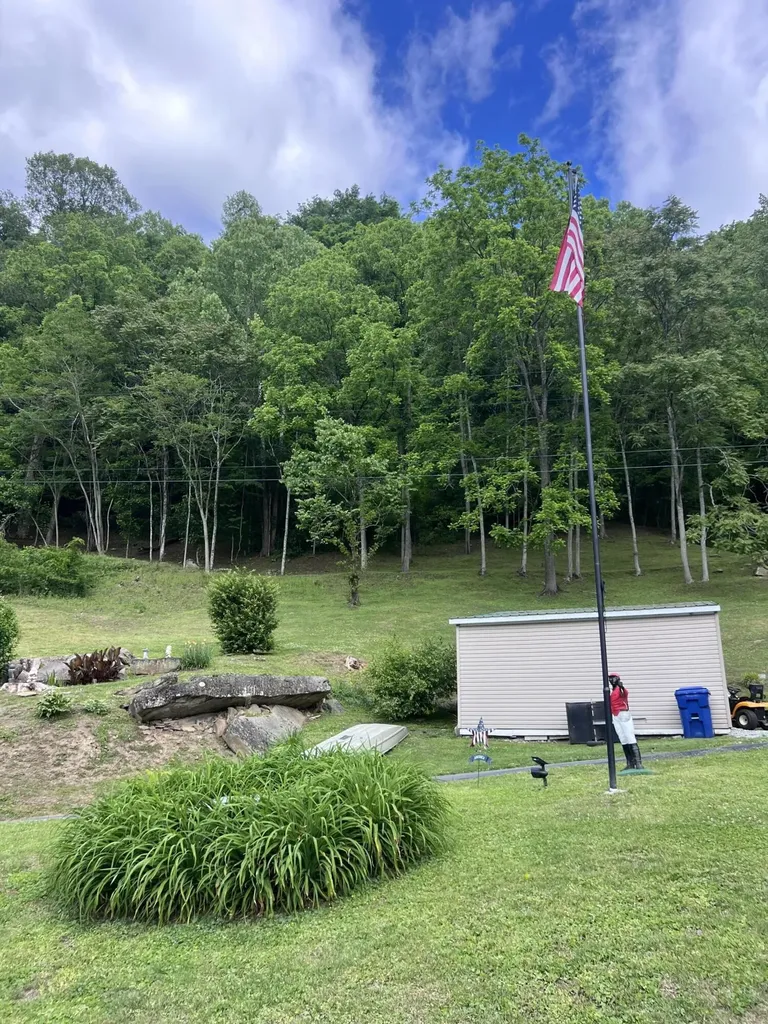 59 River Road Miracle KY 40856