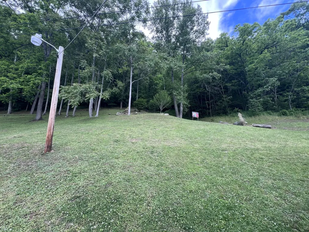 59 River Road Miracle KY 40856