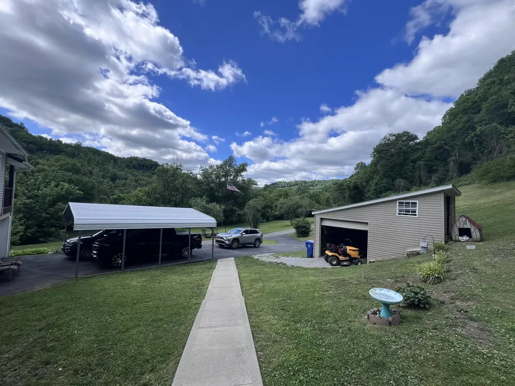 59 River Road Miracle KY 40856