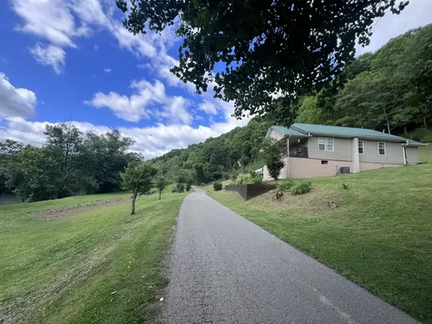 59 River Road Miracle KY 40856