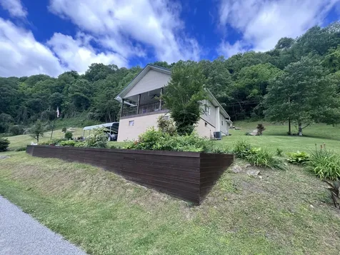 59 River Road Miracle KY 40856