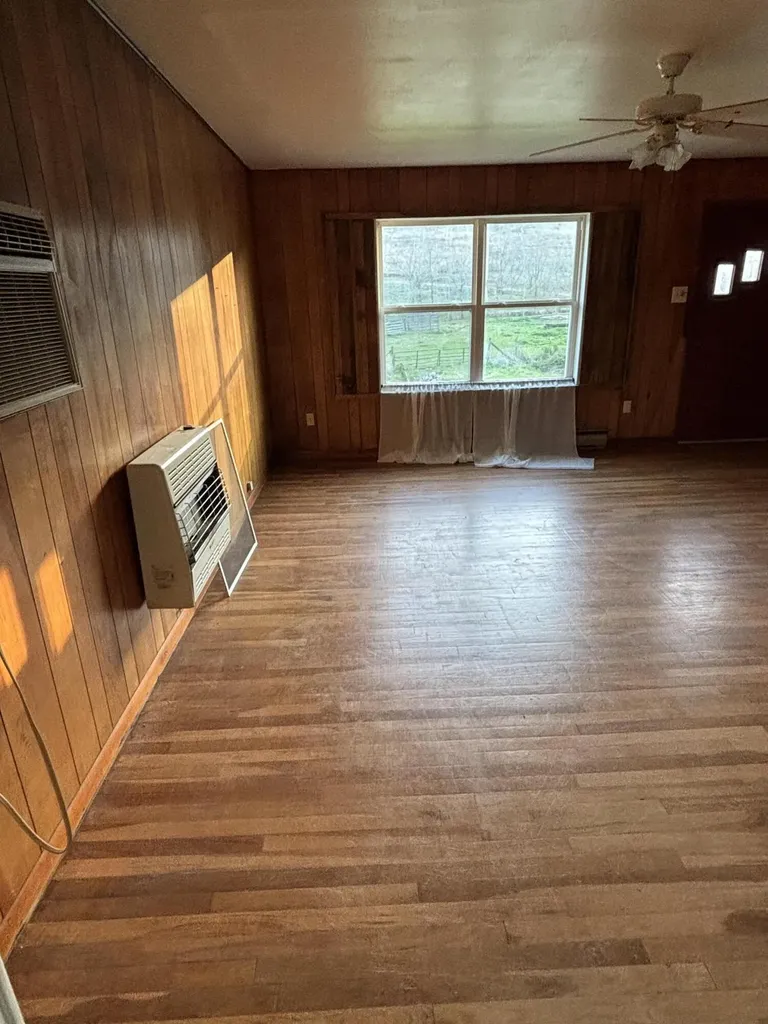 50 W Maytown Road Ezel KY 41425