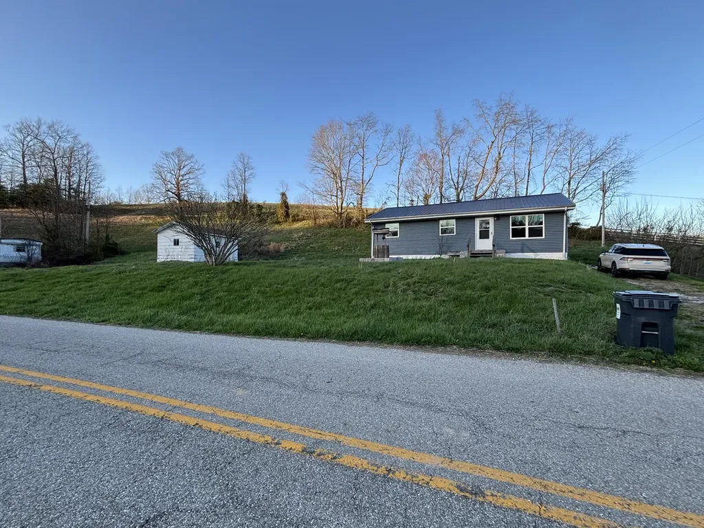 50 W Maytown Road Ezel KY 41425