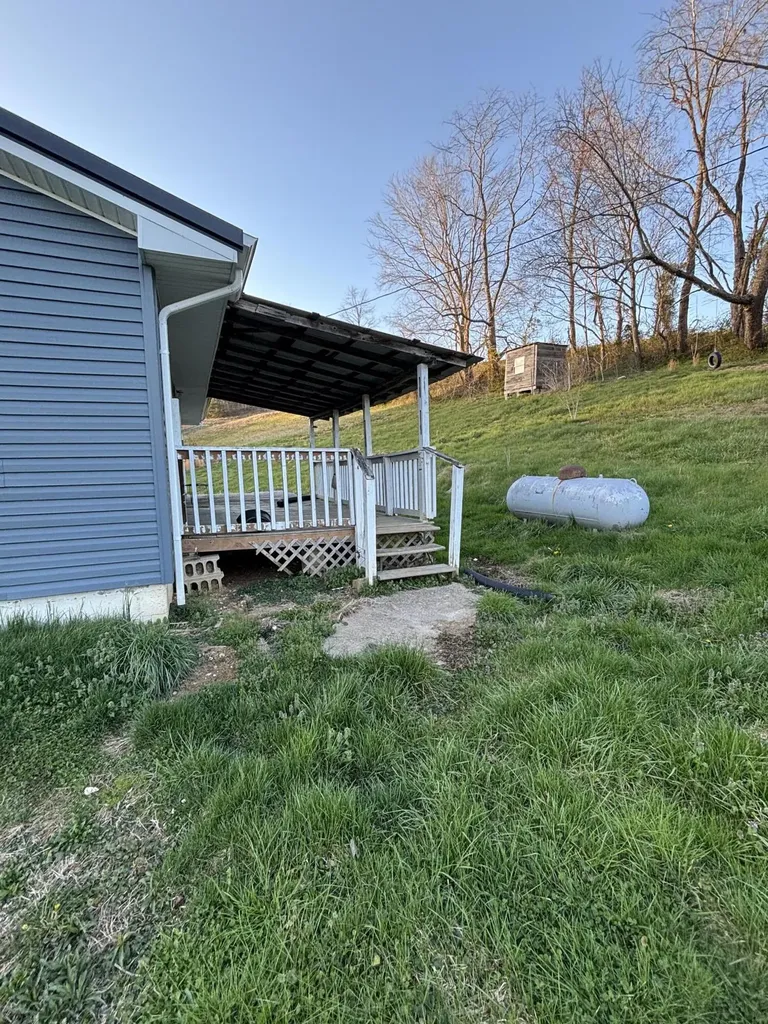 50 W Maytown Road Ezel KY 41425
