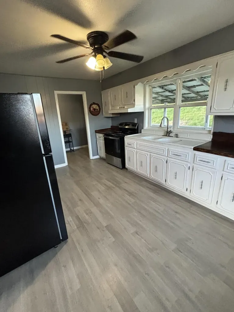 50 W Maytown Road Ezel KY 41425