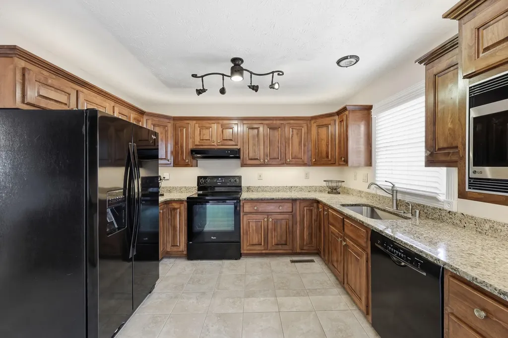 4733 Ironbridge Drive Lexington KY 40515