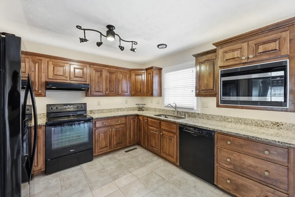 4733 Ironbridge Drive Lexington KY 40515