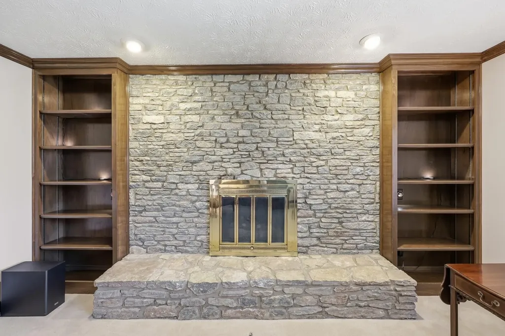 4733 Ironbridge Drive Lexington KY 40515