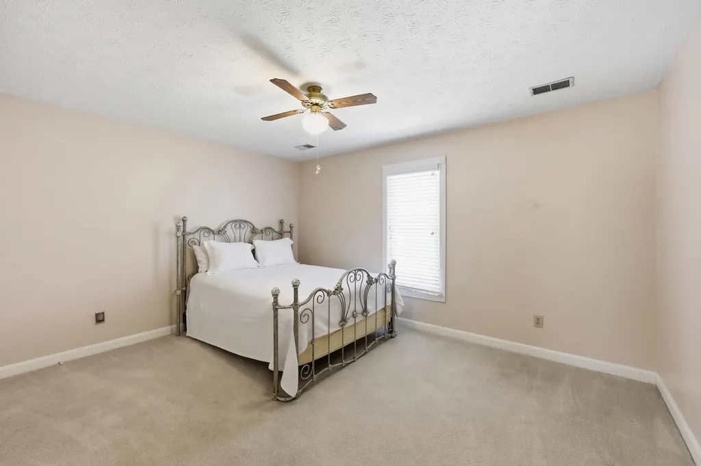 4733 Ironbridge Drive Lexington KY 40515