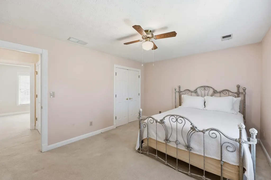 4733 Ironbridge Drive Lexington KY 40515