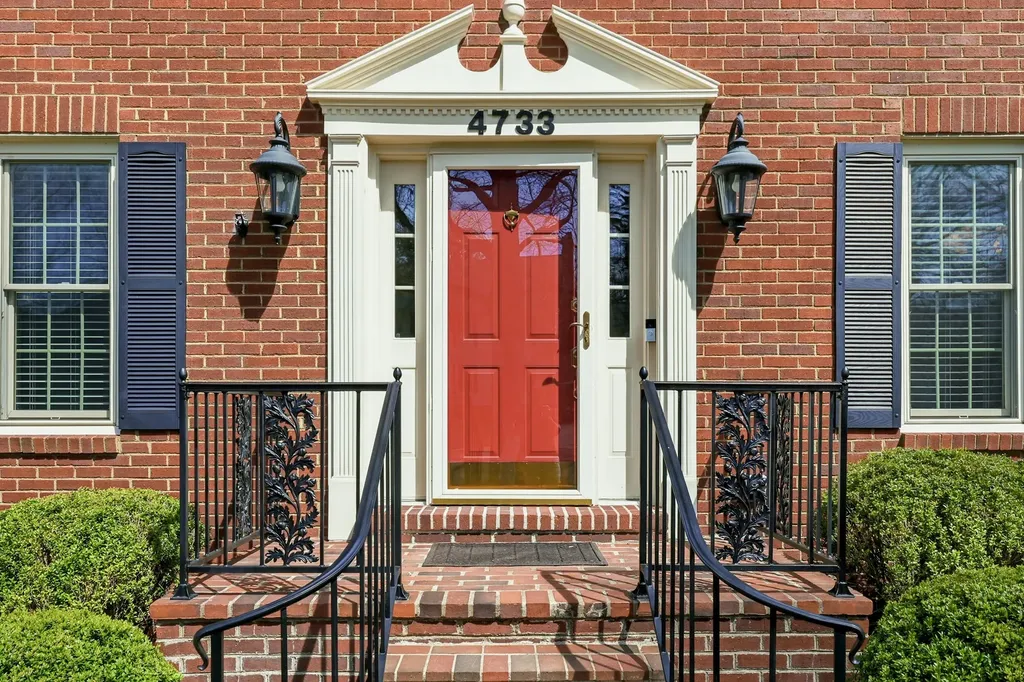 4733 Ironbridge Drive Lexington KY 40515