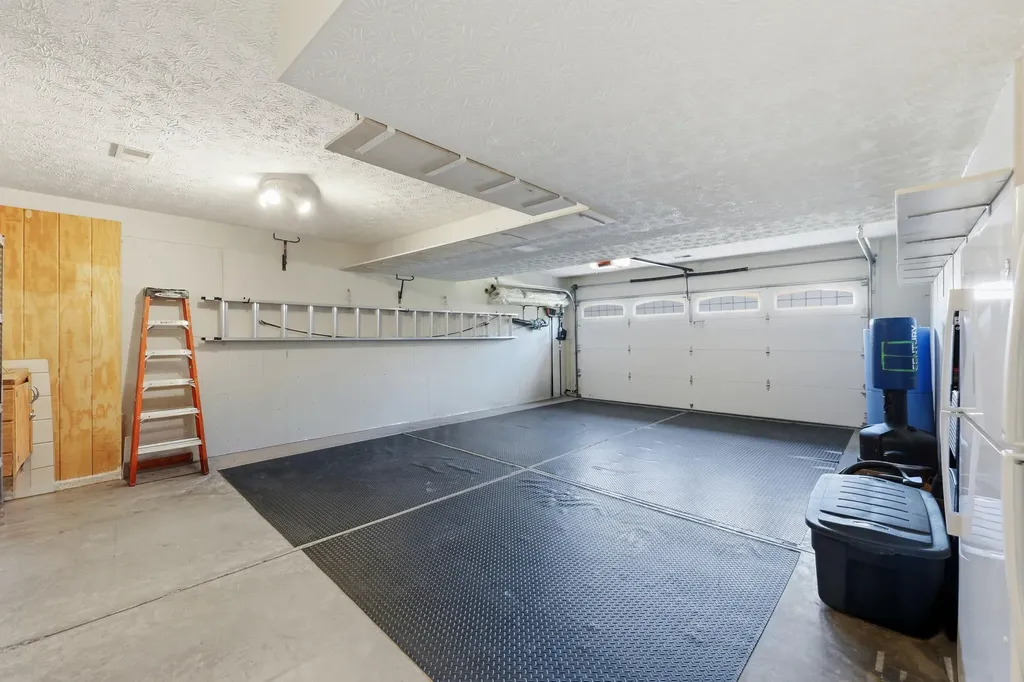 4733 Ironbridge Drive Lexington KY 40515