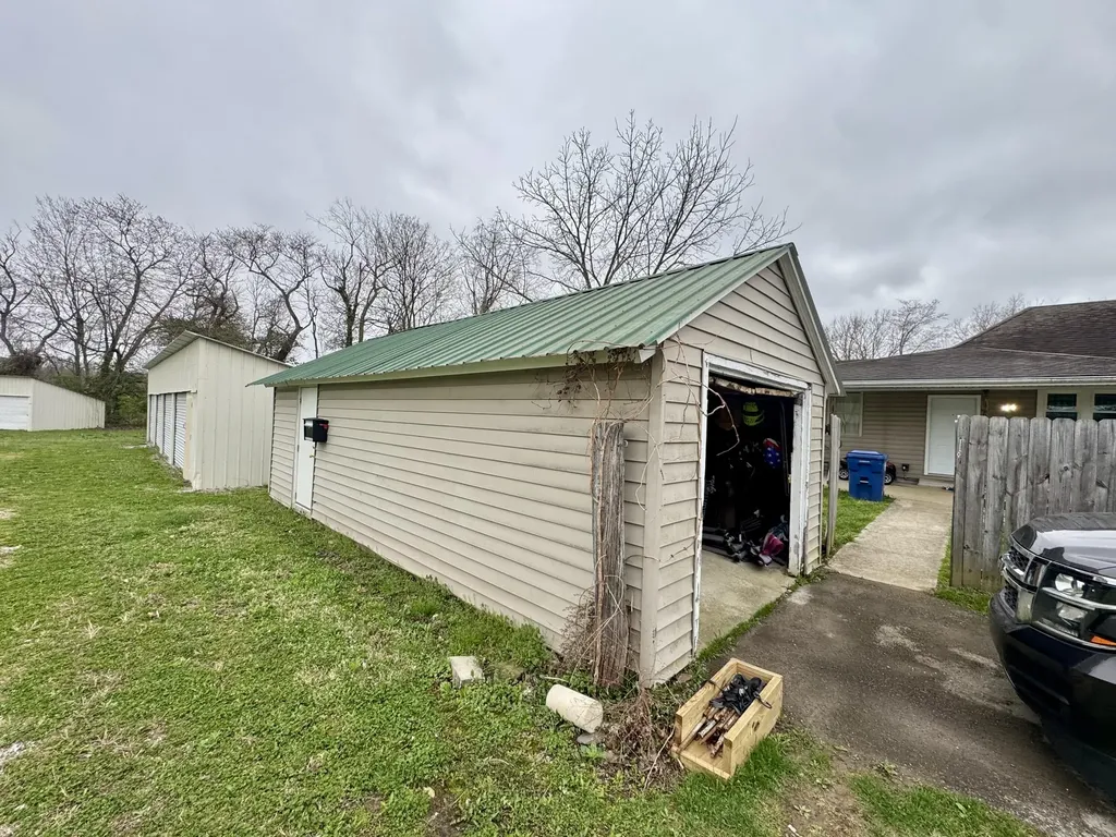 1031 Highway 1016 Berea KY 40403