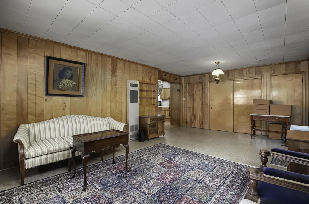 392-394 Lexington Road Versailles KY 40383