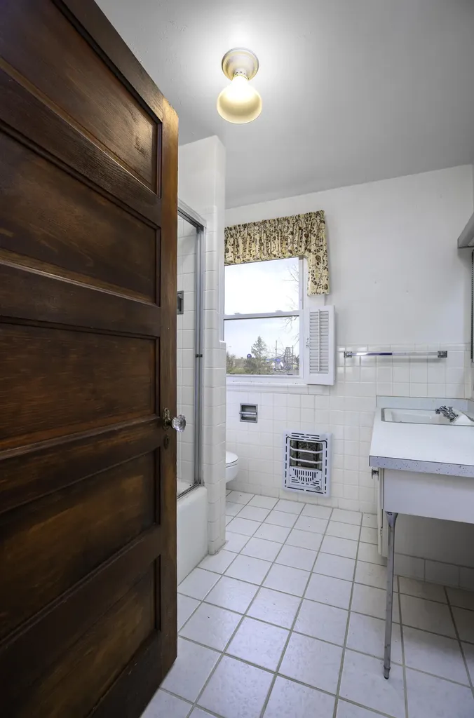392-394 Lexington Road Versailles KY 40383