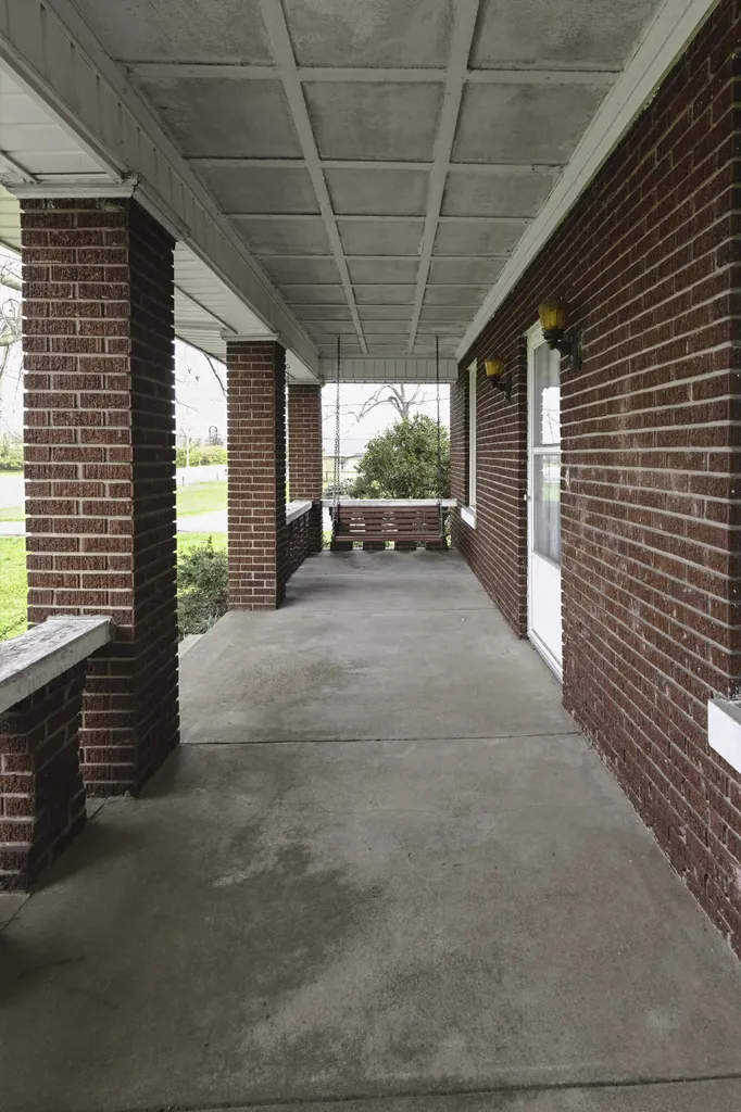 392-394 Lexington Road Versailles KY 40383