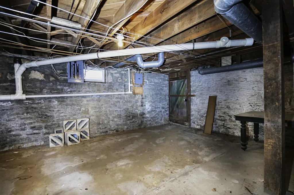 392-394 Lexington Road Versailles KY 40383