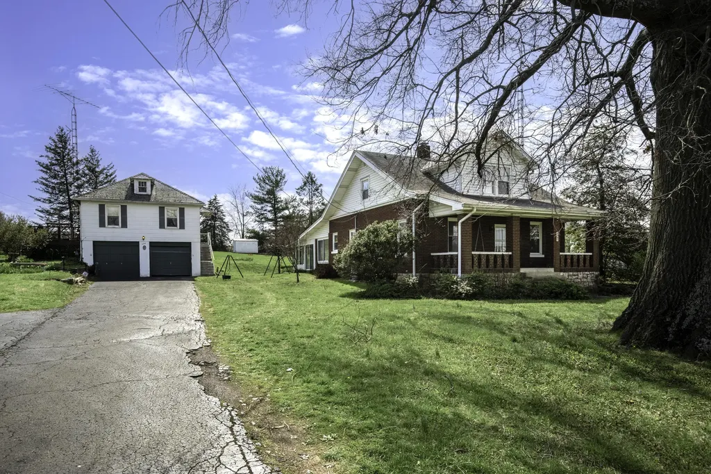392-394 Lexington Road Versailles KY 40383