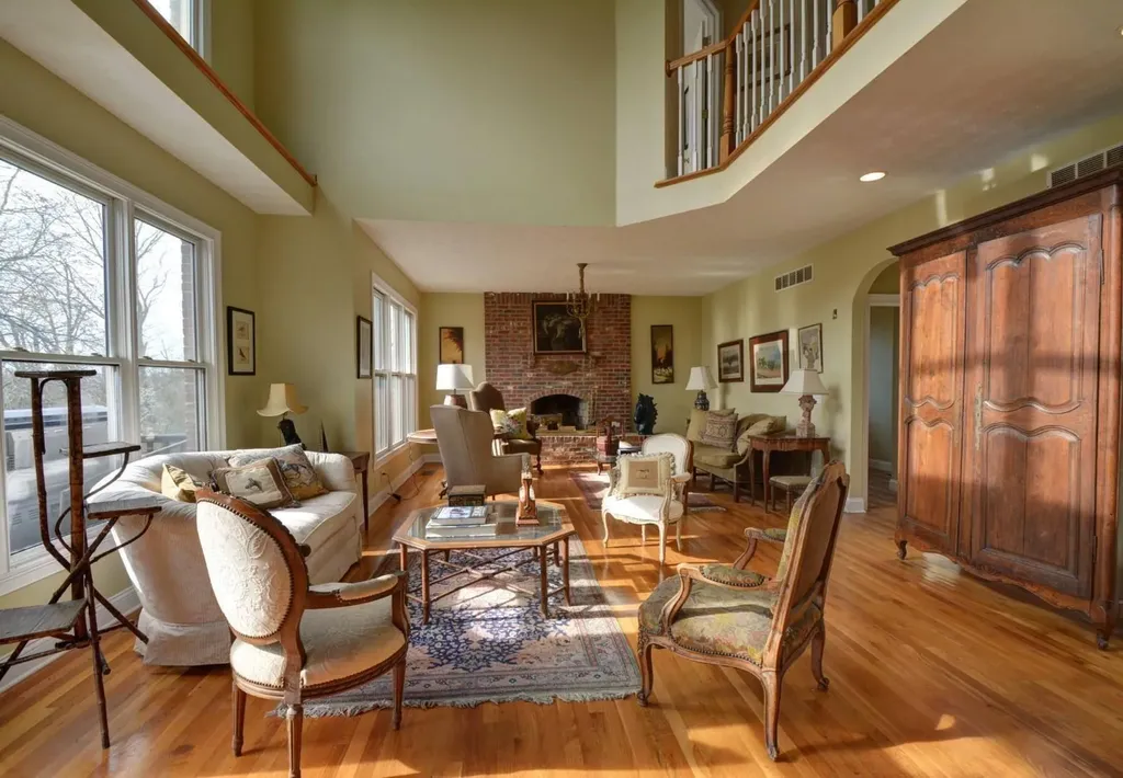 2315 Oregon Road Versailles KY 40383