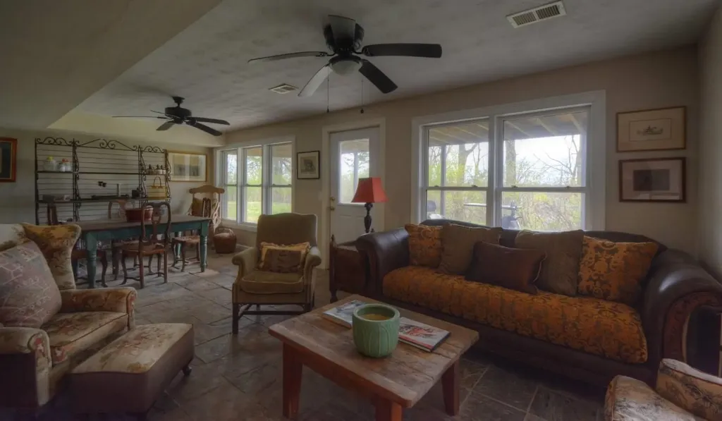 2315 Oregon Road Versailles KY 40383