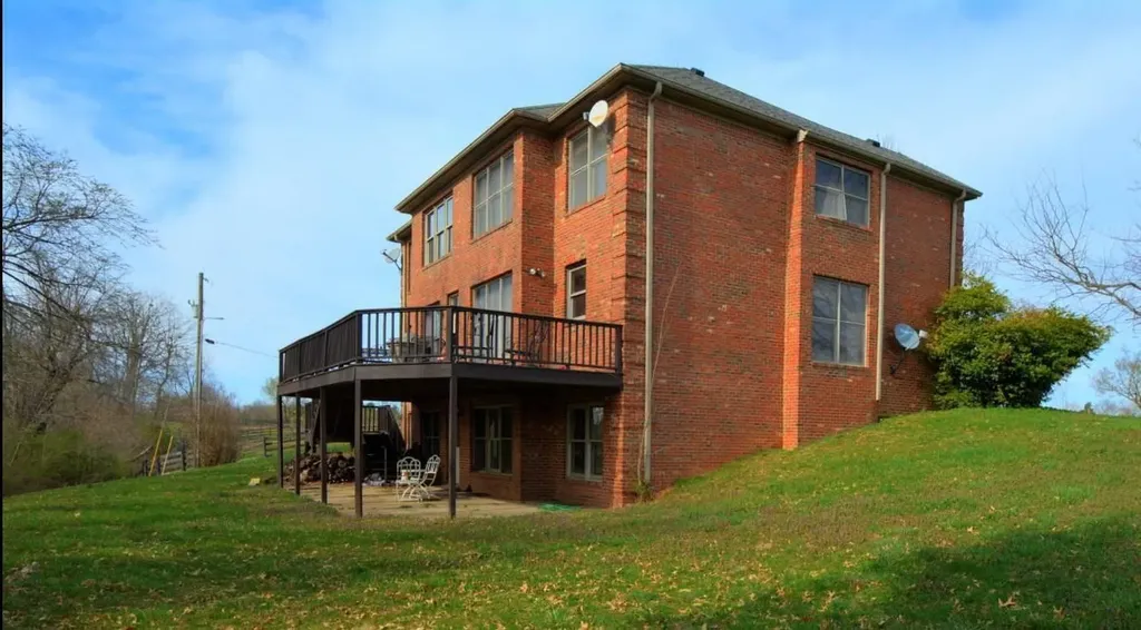 2315 Oregon Road Versailles KY 40383
