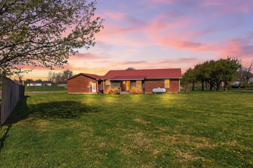 1143 Breezy Lane Berea KY 40403