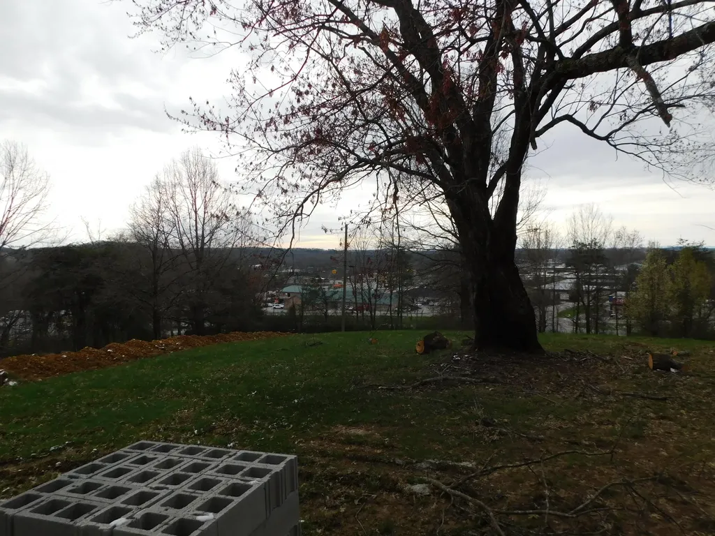 1634 Senator Lane London KY 40741