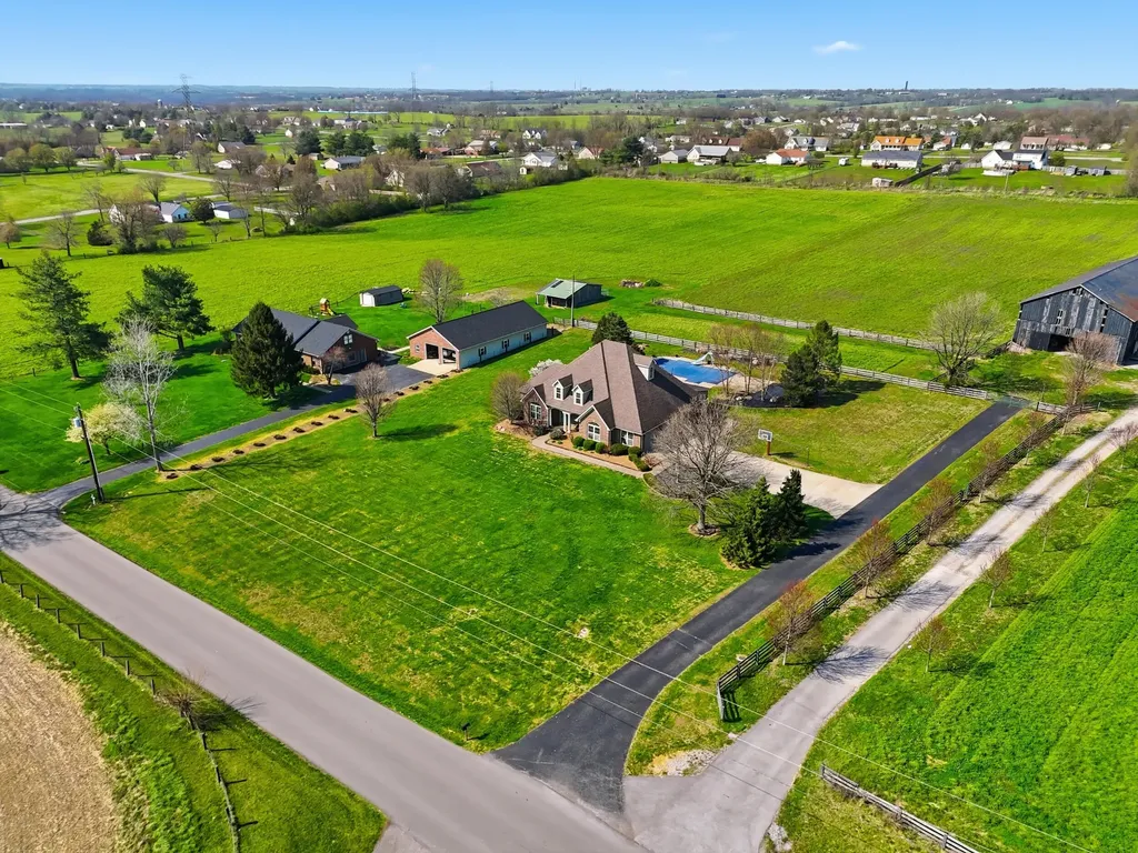 104 Sutton Lane Lancaster KY 40444
