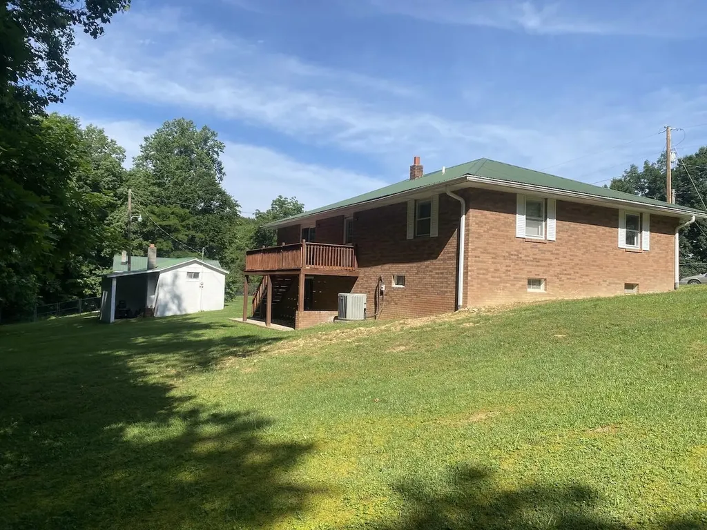 281 Harrison Road Knifley KY 42753