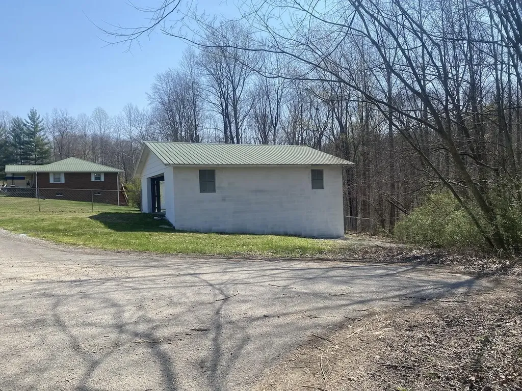 281 Harrison Road Knifley KY 42753