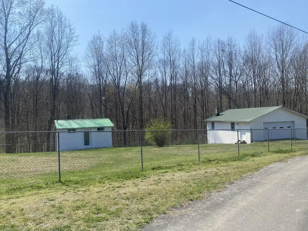 281 Harrison Road Knifley KY 42753