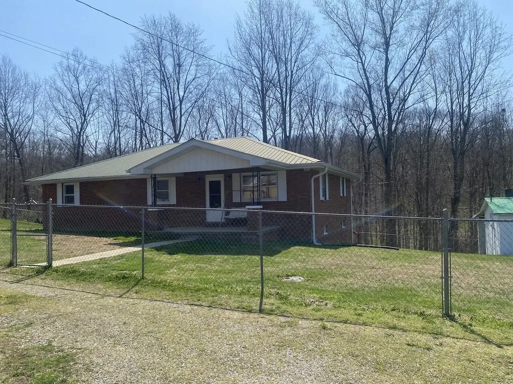 281 Harrison Road Knifley KY 42753