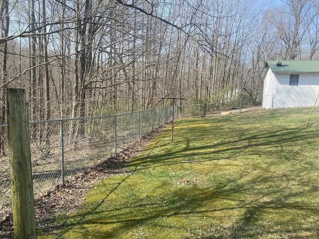 281 Harrison Road Knifley KY 42753