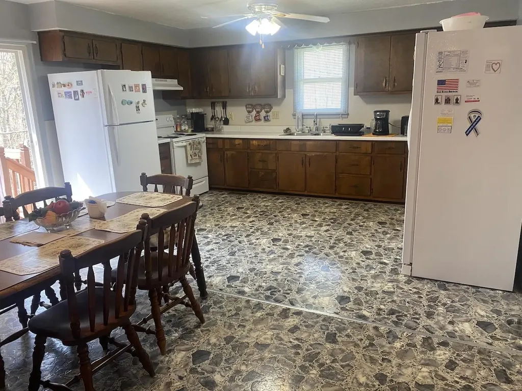 281 Harrison Road Knifley KY 42753