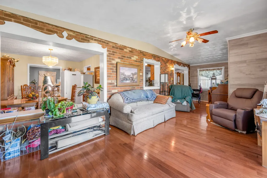 225 Blueberry Lane Mt Sterling KY 40353