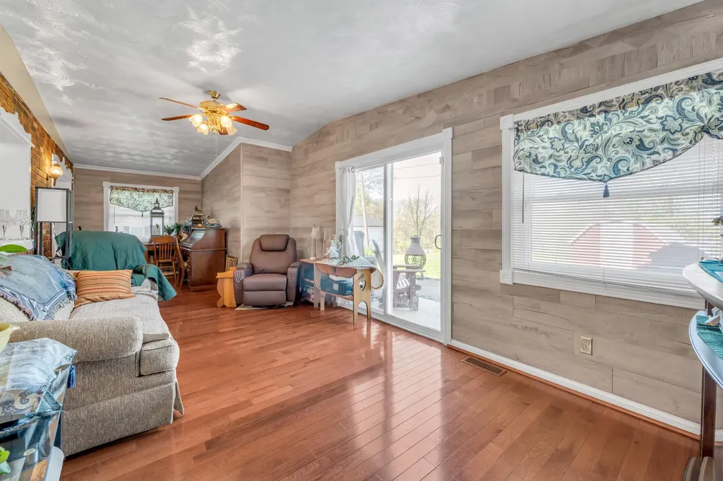 225 Blueberry Lane Mt Sterling KY 40353