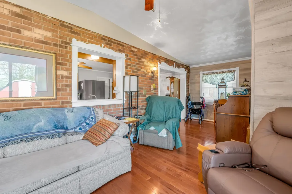 225 Blueberry Lane Mt Sterling KY 40353