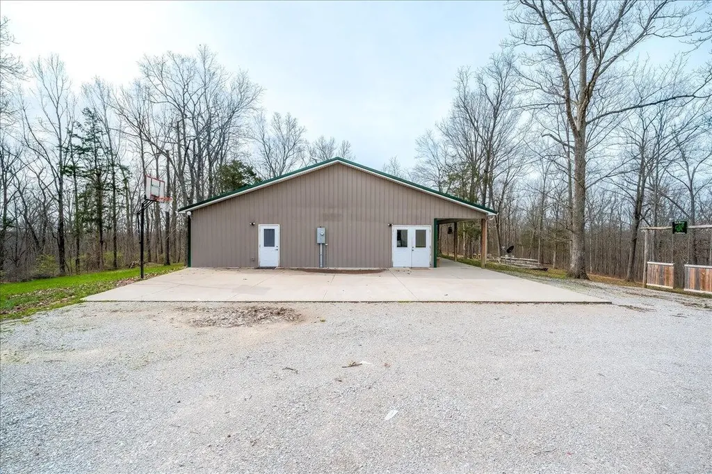 1049 Mcdonald Road Lawrenceburg KY 40342