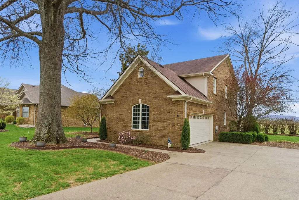 911 Cabernet Drive Berea KY 40403