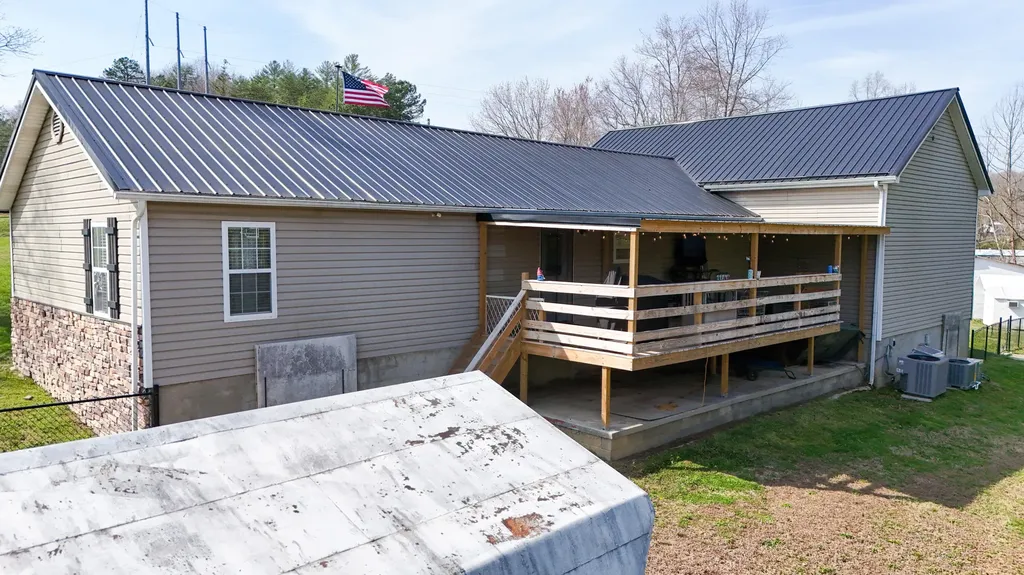 230 Stephen Trace Road Barbourville KY 40906