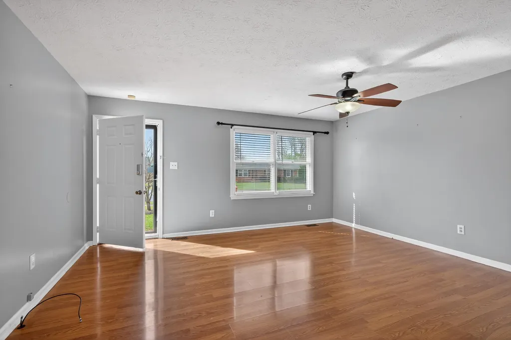 601 Edgewood Drive Nicholasville KY 40356