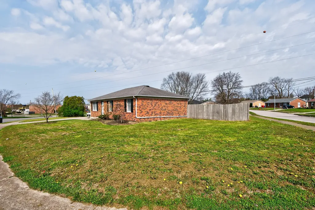 601 Edgewood Drive Nicholasville KY 40356