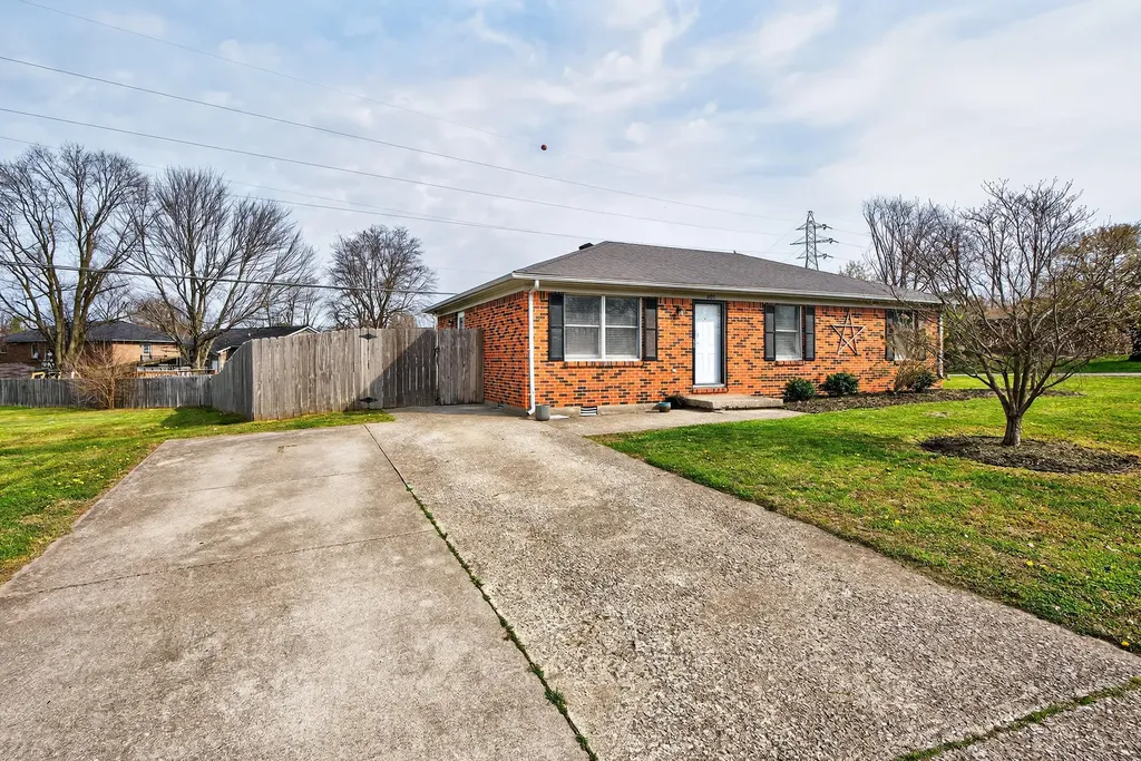 601 Edgewood Drive Nicholasville KY 40356
