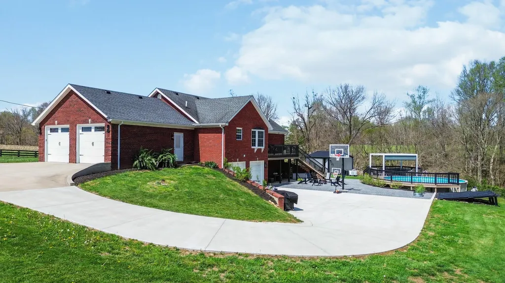 1600 Wooleyville Road Campbellsville KY 42718